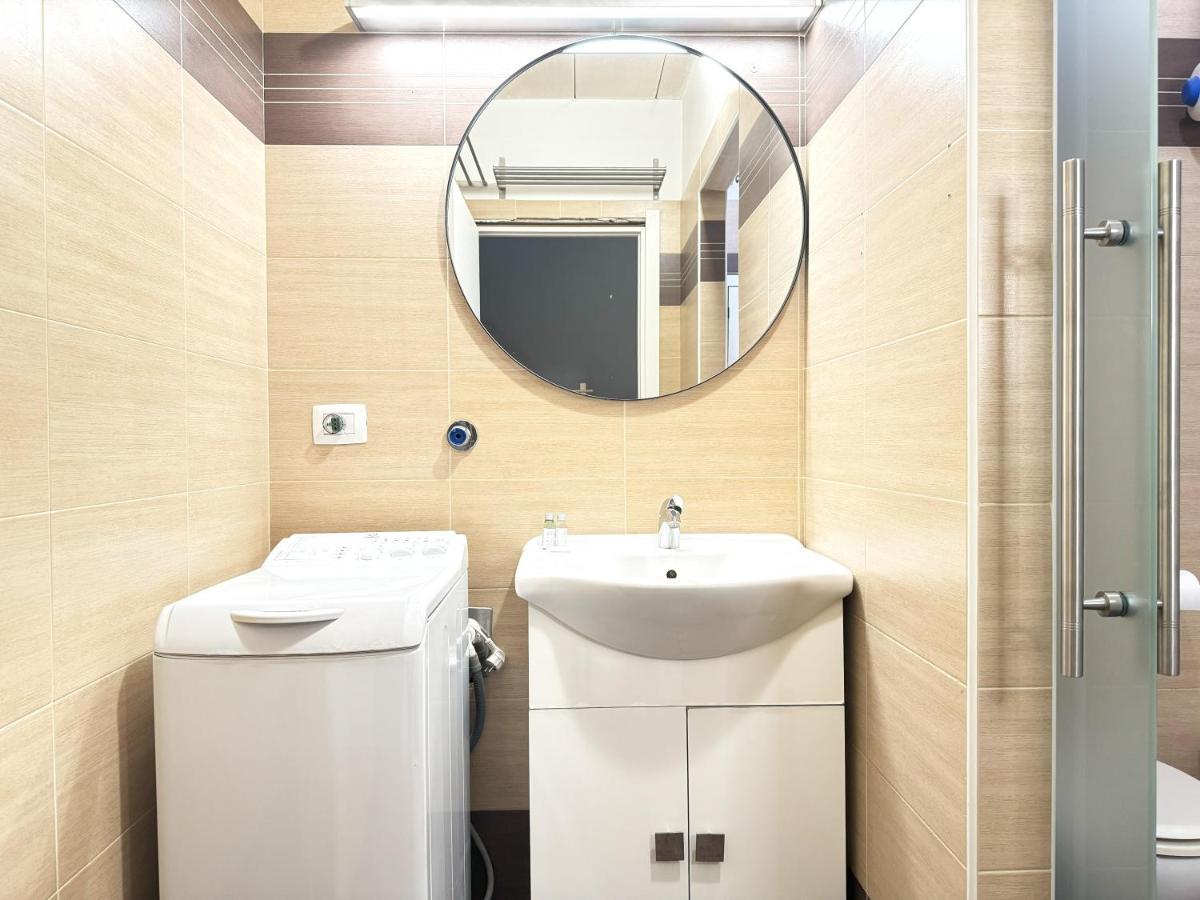 Dora Park-Porta Susa Private Parking&Netflix Apartment Торино Екстериор снимка